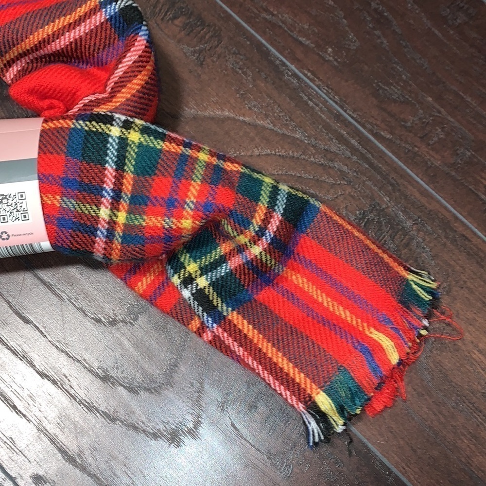 NWT Ladies Plaid Scrarf/Wrap, sz One Size - Picture 3 of 6